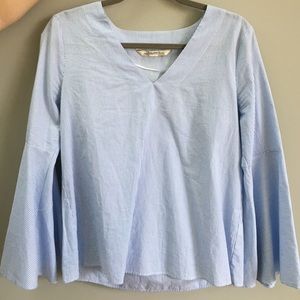 🌸3/$20 Fluted sleeve striped shirt